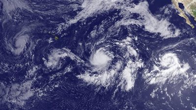 عاصفة استوائية قوية تضرب المكسيك