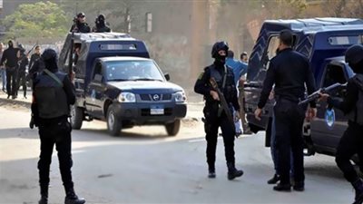 شخص ينهي حياة سائق توك توك
