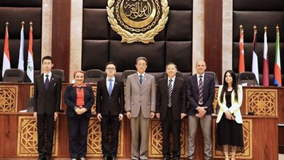 رئيس الأكاديمية العربية للعلوم يستقبل قنصل عام الصين بالإسكندرية