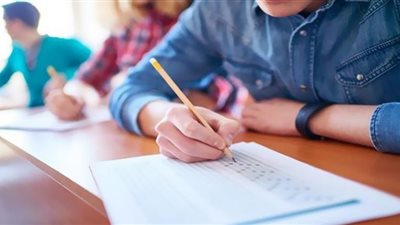 عقاب للطالب المنقطع عن المدرسة.. غرامة وخصم درجات