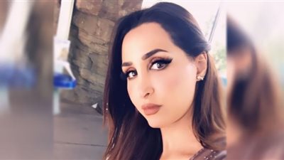 هند القحطاني تتحدث عن حياتها بأمريكا.. الغربة اللذيذة