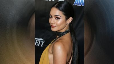 فانيسا هادجنز تتألق بإطلالة موحدة اللون عبر انستجرام