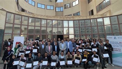 تخريج أول دفعة من متدربي مركز التطوير المهني UCCD بجامعة كفرالشيخ (صور)