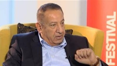 كامل أبو علي يكشف حقيقة إيقاف المصري عن القيد