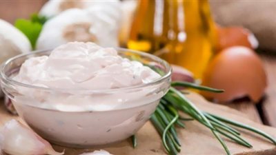 اصنعي الثومية بدون مايونيز لتكلفة أقل