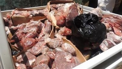 ضبط 4.2 طن لحوم معبأة داخل عبوات دون بيانات في الجيزة