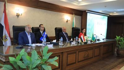 الجيزة تنظم جلسة محاكاة لبرلمان الشباب والحكومة المصرية.. صور