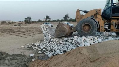 إسترداد 5 أفدنة وإزالة التعديات على أراضي الدولة بالفيوم