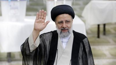 رئيس إيران يتعهد بمُواصلة التعاون مع روسيا