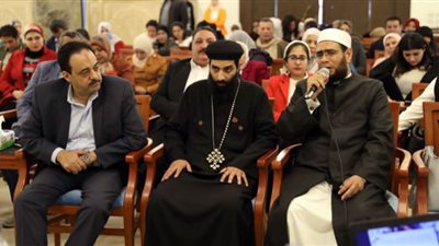 ندوة تثقيفية حول دور القطاع الصحي في مناهضة العنف ضد المرأة