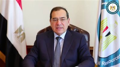 وزير البترول يُصدر حركة تغييرات عاجلة في قيادات الشركات