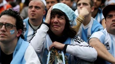 الجماهير الوفية.. استدانوا ليشجعوا الأرجنتين (شاهد)