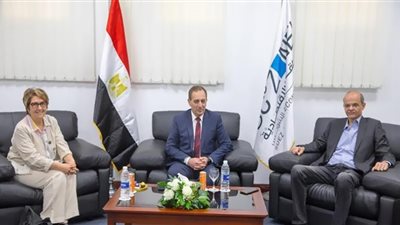 وفد من دار السك الكندية الملكية فى ضيافة اقتصادية قناة السويس
