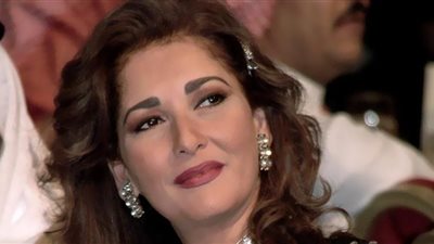 وفاة آثار الحكيم بكورونا| الحقيقة الكاملة عند نهال عنبر