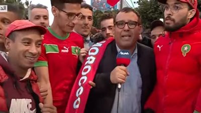 حشود الآلاف للاحتفال بفوز المغرب في ليلة تاريخية| فيديو