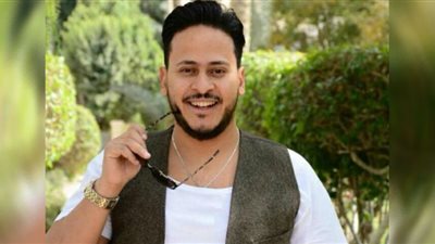 كريم عفيفي يشارك دنيا سمير غانم في أنستونا