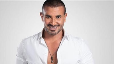 أحمد سعد يحتفل بفوز منتخب المغرب من المدرجات.. شاهد