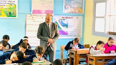 مدير تعليم الإسكندرية يتفقد مدارس المرحلة الابتدائية