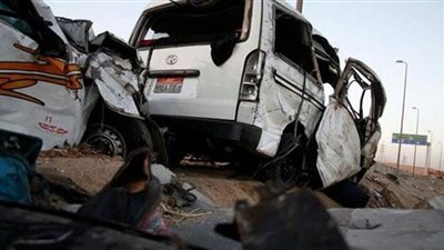 مصرع وإصابة 3 أشخاص في تصادم ميكروباص مع سيارة نقل بطريق الإسماعلية