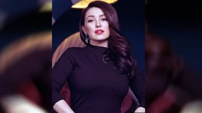 كندة علوش تبرز أناقتها بالأسود الأوفر سايز..صور