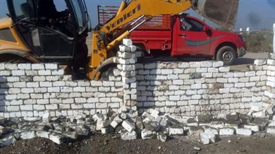 إزالة 3 حالات تعد بالبناء على أراضي زراعية بالإسماعيلية