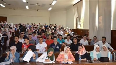 حضور مكثف وانتظام الدراسة بكلية الزراعة بالإسكندرية