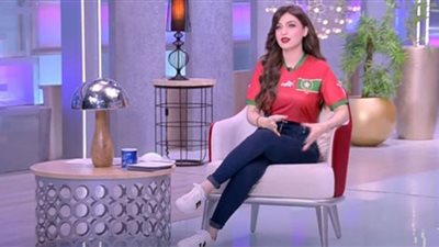ياسمين عز للفتيات: سيبوا ياسين بونو يركز في شغله (شاهد)