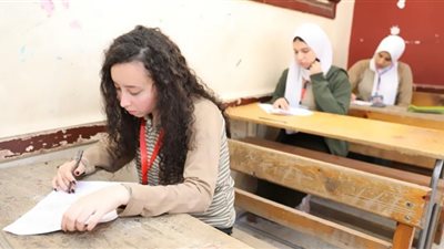 447 لجنة جاهزة لامتحانات ملاحق الدبلومات الفنية