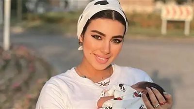 البلوجر هدير عاطف.. أصغر مستريحة على السوشيال ميديا