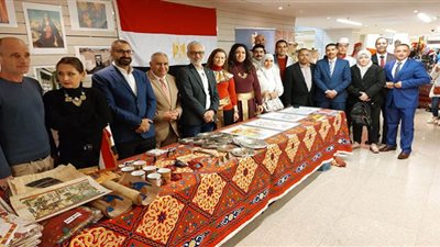 مصر الفراعنة تكتسح بقوة البازار الخيريّ في رومانيا.. صور