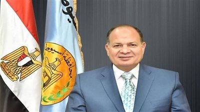 محافظ أسيوط: متابعة مستمرة لتطبيق المواعيد الشتوية لغلق المحلات والمقاهي