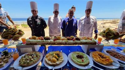 طن فواكه في مهرجان تنشيط السياحة بشواطئ مرسي علم