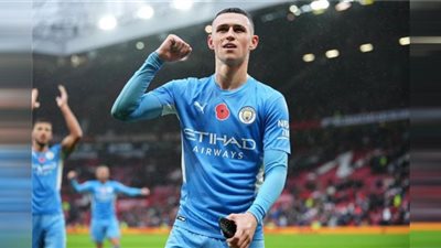 فودين يسجل الهدف الأول لمانشستر سيتي في شباك اليونايتد