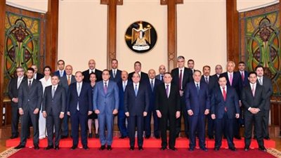 الرئيس السيسي: مصر تتطلع لتطوير التعاون الاقتصادي مع رجال الأعمال بالكويت