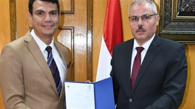 الدكتور صفوت عبد المقصود عميداً لكلية الألسن جامعة قناة السويس