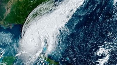 إعصار إيان يسبب فيضانات واسعة بأمريكا