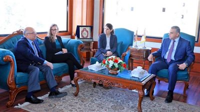 محافظ سوهاج يستقبل وفد الوكالة الأمريكية للتنمية الدولية