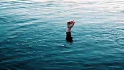 مصرع طالب سقط في ترعة