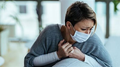 أطباء يحذرون من عامل يسهم في الإصابة بكورونا