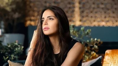 أمال ماهر تطل بالأبيض والجمهور يغازلها