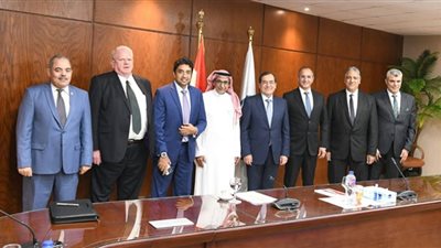 وزير البترول يبحث زيادة مجالات الشراكة مع مجموعة الخُريّف السعودية