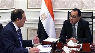 رئيس الوزراء يتابع توافر المنتجات البترولية بالسوق المحلية