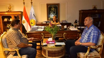 محافظ أسيوط يناقش الموقف التنفيذي لمشروع مجموعة قناطر ديروط الجديدة بتكلفة مليار و200 مليون جنيه