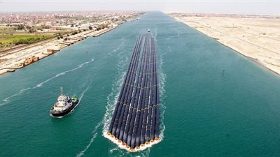 اقتصادية قناة السويس توقع عقدًا لتطوير الخدمات والأعمال الجمركية