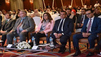 وزير التنمية ومحافظ دمياط يشهدان الجلسة الافتتاحية لقمة ريادة الأعمال 2022