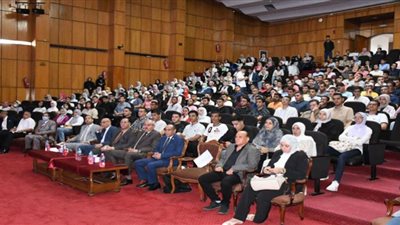 رئيس جامعة قناة السويس يفتتح برنامج استقبال كلية الطب جامعة الإسماعيلية الجديدة الأهلية