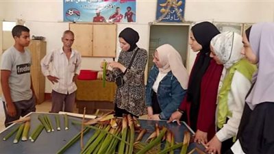 ورشة عمل عن صناعة ورق البردى لعضوات أندية الفتاة بمركز شباب بلبيس