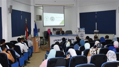 رئيس جامعة قناة السويس يجيب على تساؤلات طلاب كلية تكنولوجيا العلوم الصحية التطبيقية بجامعة الإسماعيلية الجديدة الأهلية