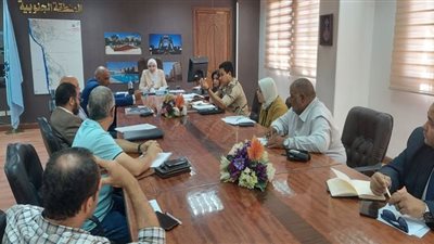 نائب محافظ القاهرة تشدد على تذليل كافة المعوقات لتحقيق حياة كريمة لسكان كومباوند الخيالة