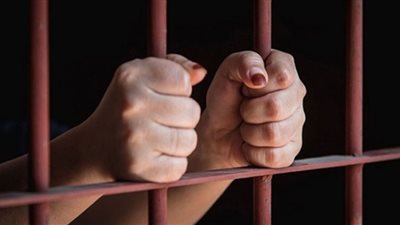 ضبط سيدة تصرف معاش والدها المتوفى دون حق بالإسكندرية